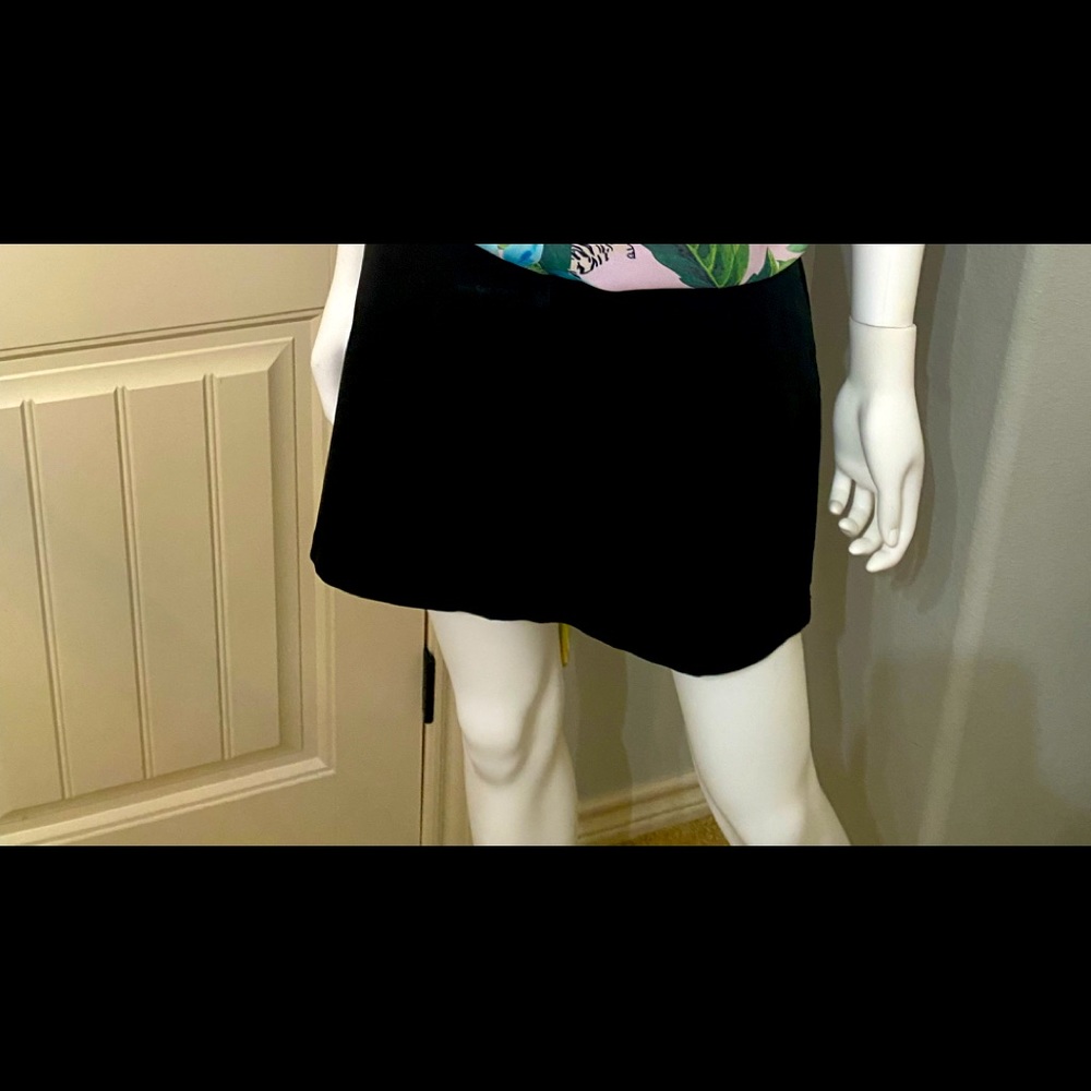 Black Skort